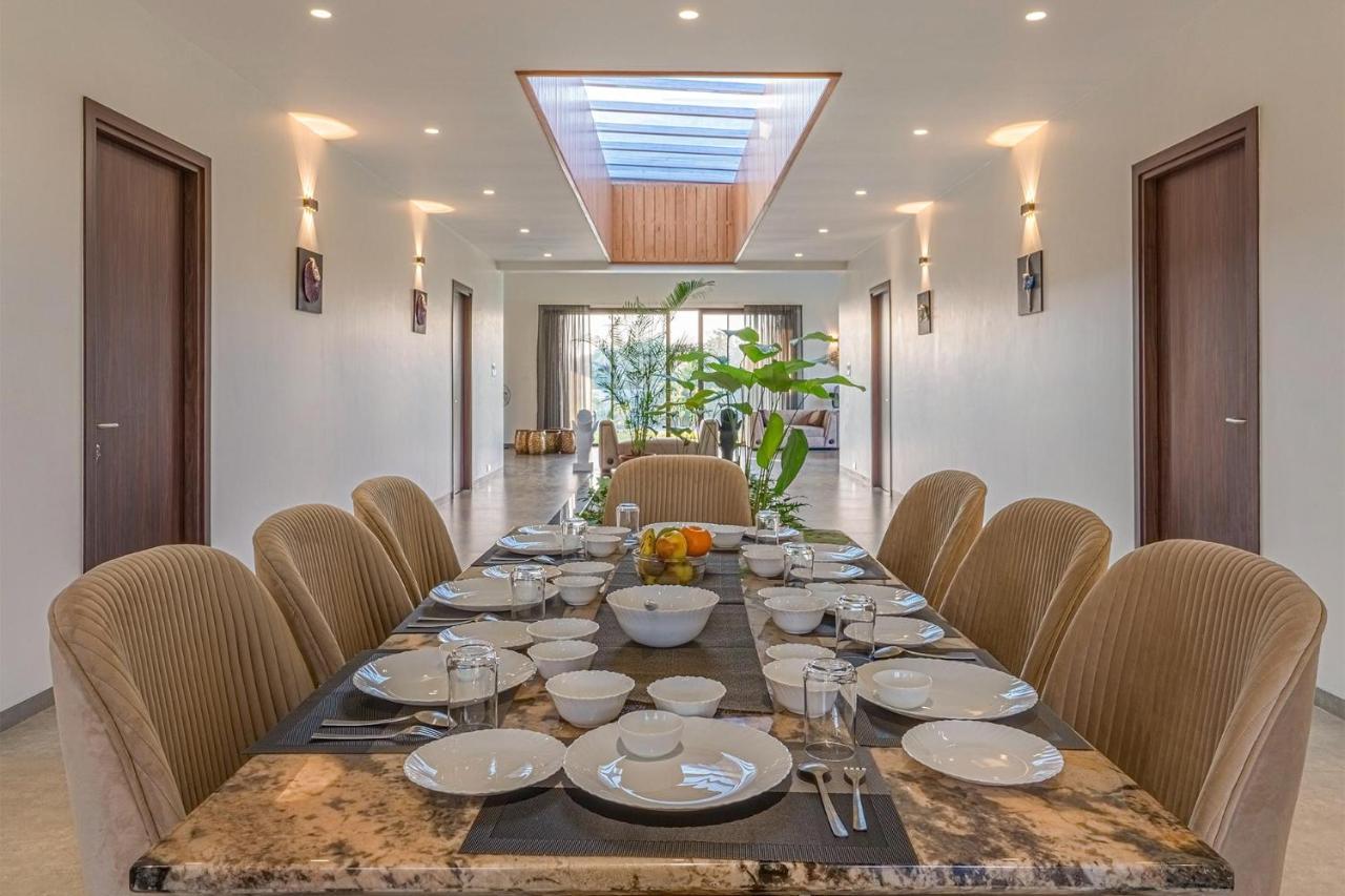 Stayvista'S Le Bon Horizon - Hillside Elegance With Chic Interiors, Poolside Serenity & Picturesque Gazebo - Proximity To Sula Nashik Exterior foto