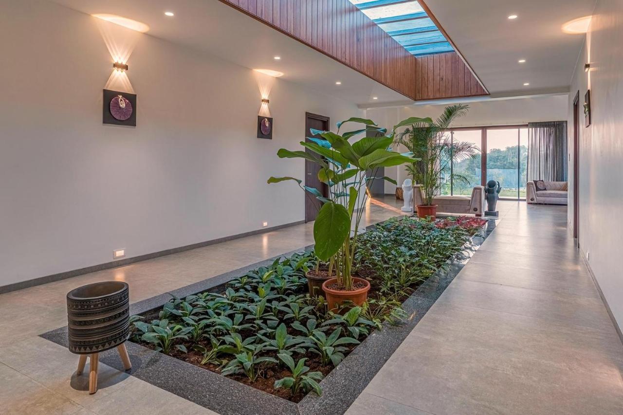 Stayvista'S Le Bon Horizon - Hillside Elegance With Chic Interiors, Poolside Serenity & Picturesque Gazebo - Proximity To Sula Nashik Exterior foto