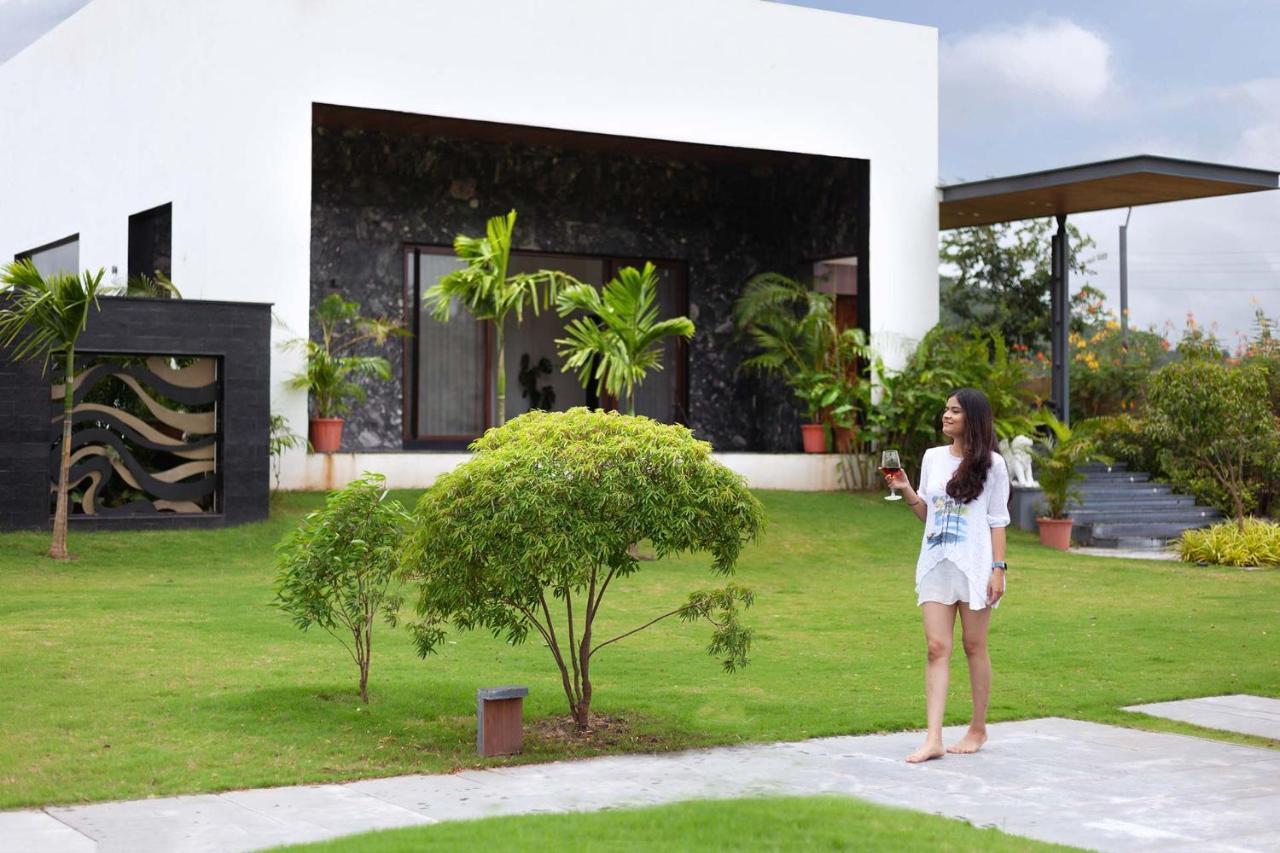 Stayvista'S Le Bon Horizon - Hillside Elegance With Chic Interiors, Poolside Serenity & Picturesque Gazebo - Proximity To Sula Nashik Exterior foto