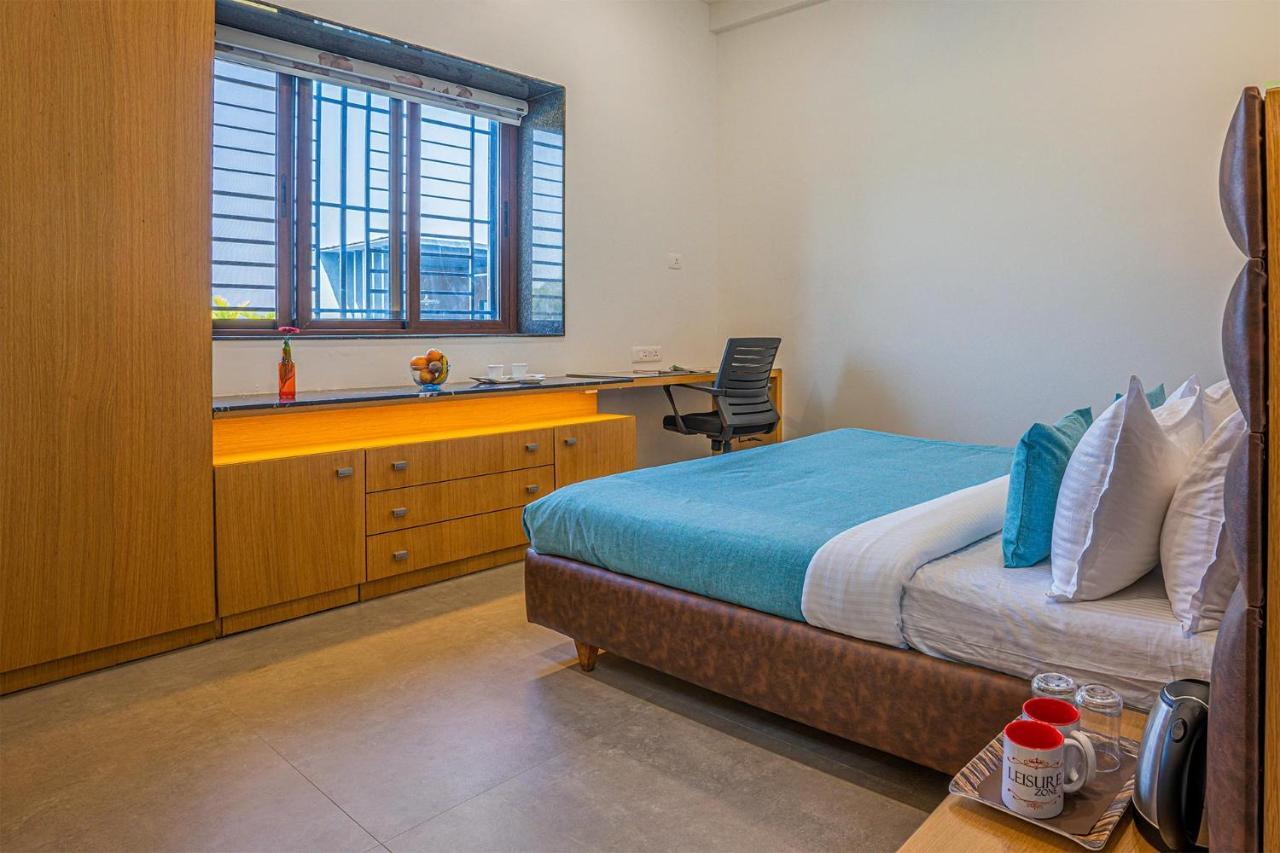 Stayvista'S Le Bon Horizon - Hillside Elegance With Chic Interiors, Poolside Serenity & Picturesque Gazebo - Proximity To Sula Nashik Exterior foto