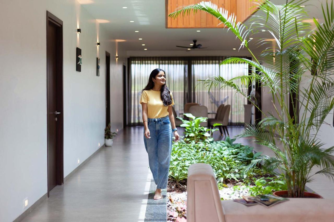 Stayvista'S Le Bon Horizon - Hillside Elegance With Chic Interiors, Poolside Serenity & Picturesque Gazebo - Proximity To Sula Nashik Exterior foto