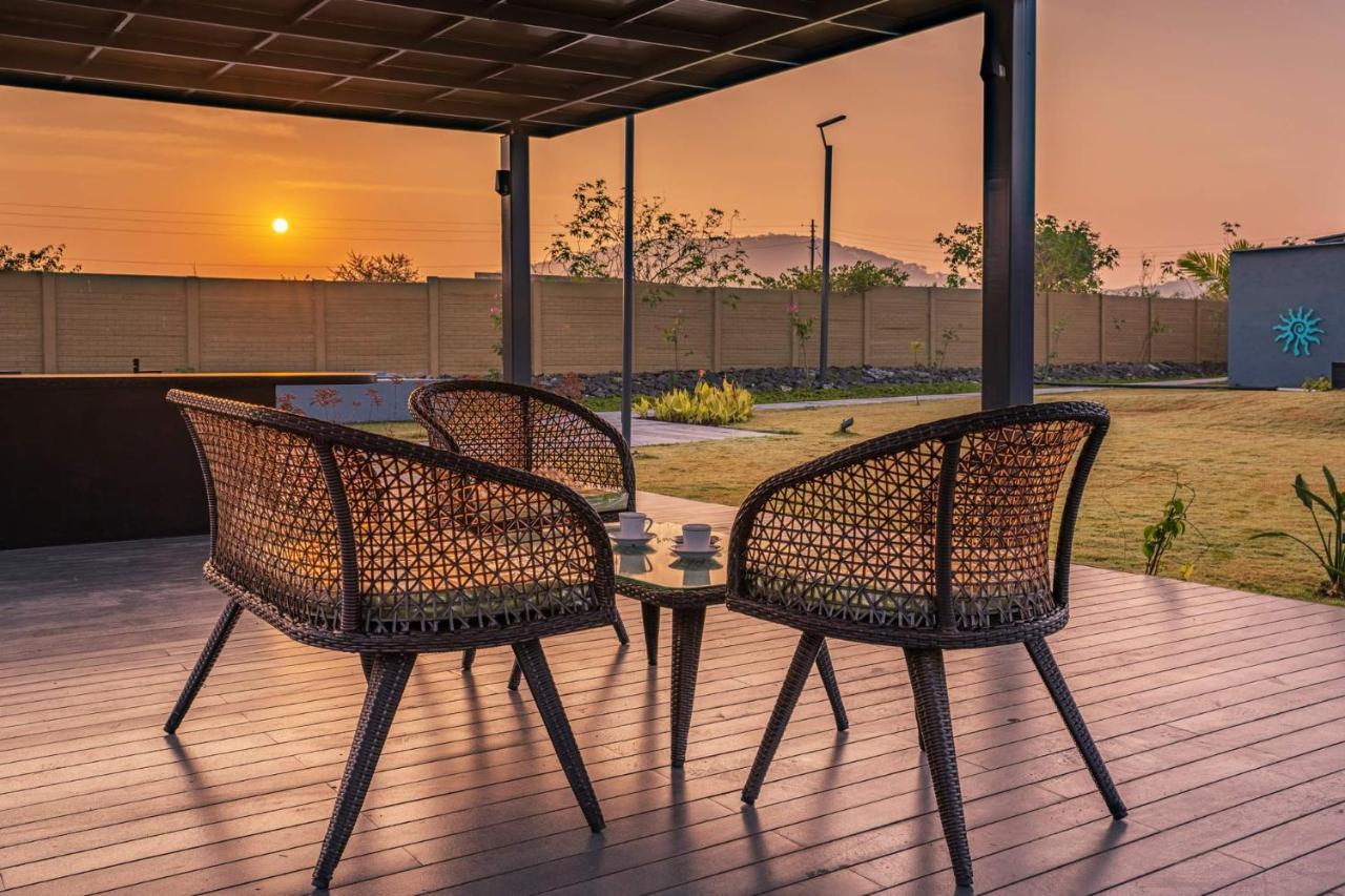 Stayvista'S Le Bon Horizon - Hillside Elegance With Chic Interiors, Poolside Serenity & Picturesque Gazebo - Proximity To Sula Nashik Exterior foto