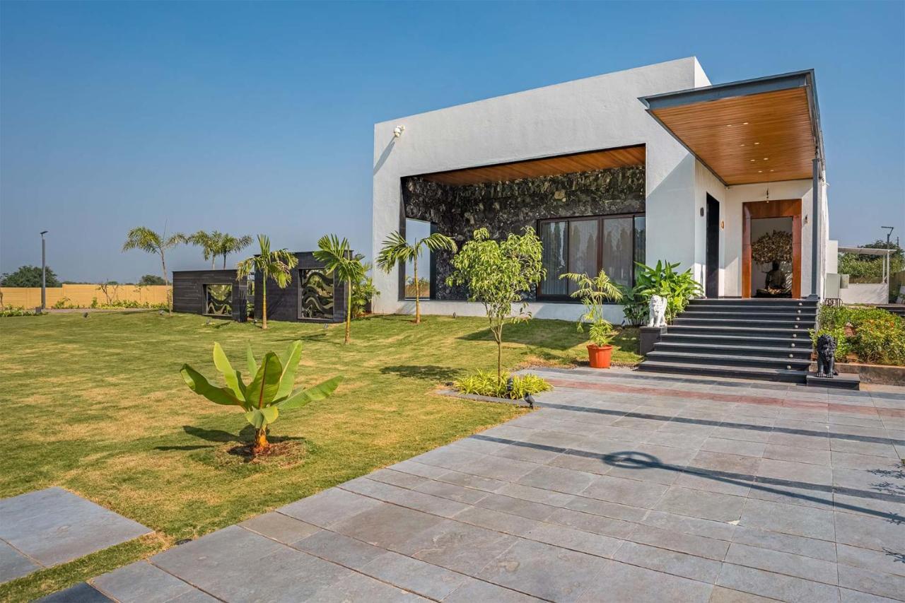 Stayvista'S Le Bon Horizon - Hillside Elegance With Chic Interiors, Poolside Serenity & Picturesque Gazebo - Proximity To Sula Nashik Exterior foto