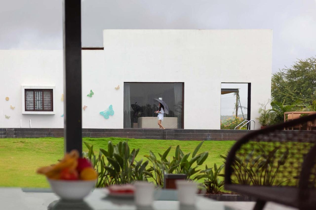 Stayvista'S Le Bon Horizon - Hillside Elegance With Chic Interiors, Poolside Serenity & Picturesque Gazebo - Proximity To Sula Nashik Exterior foto